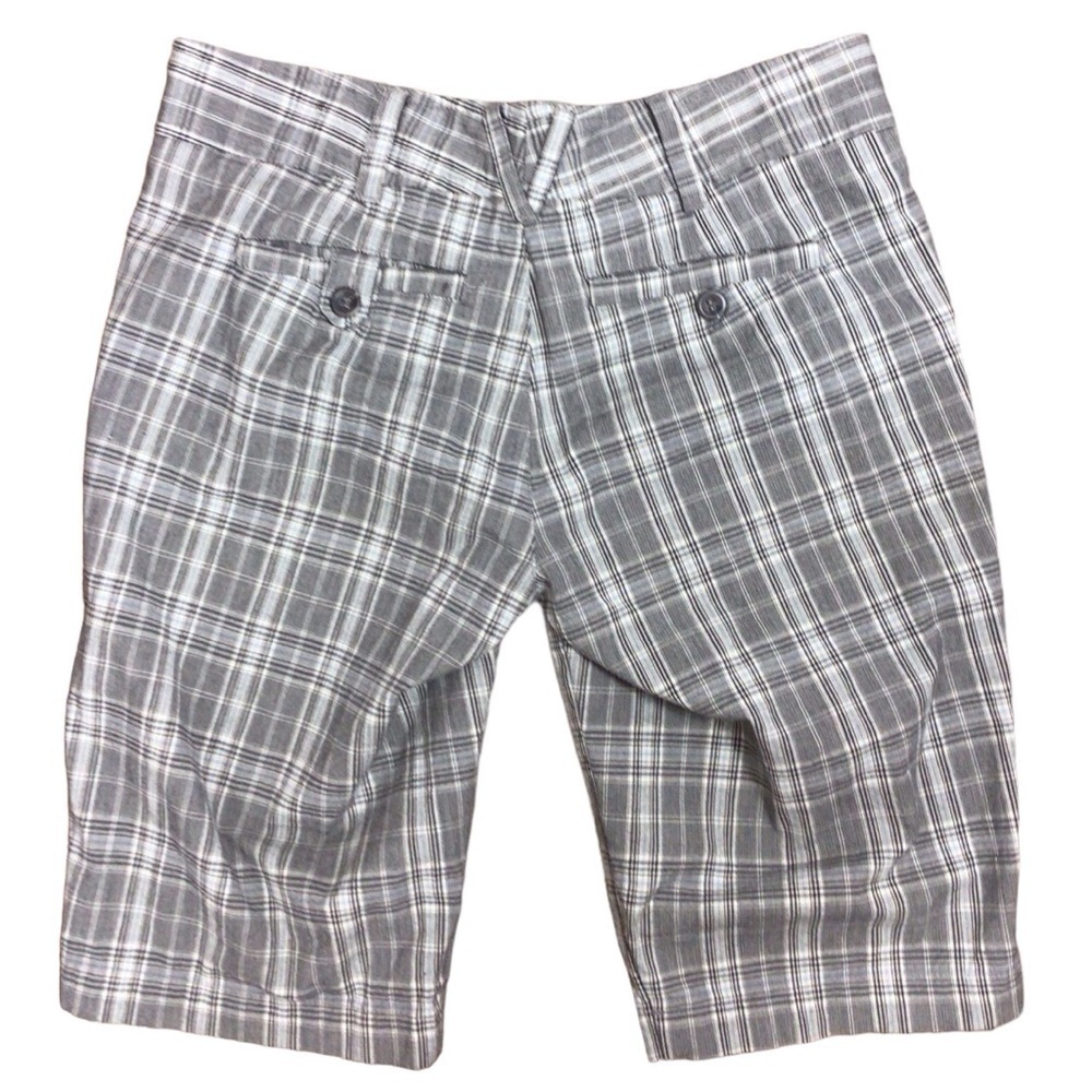 Vince Black Gray and White Plaid Bermuda Woman’s Shorts EUC size 2 - Picture 3 of 5